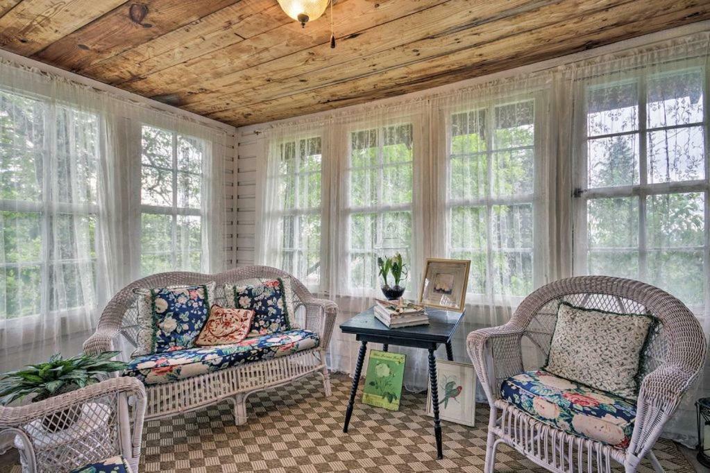 Ginny's * Spruce Pine